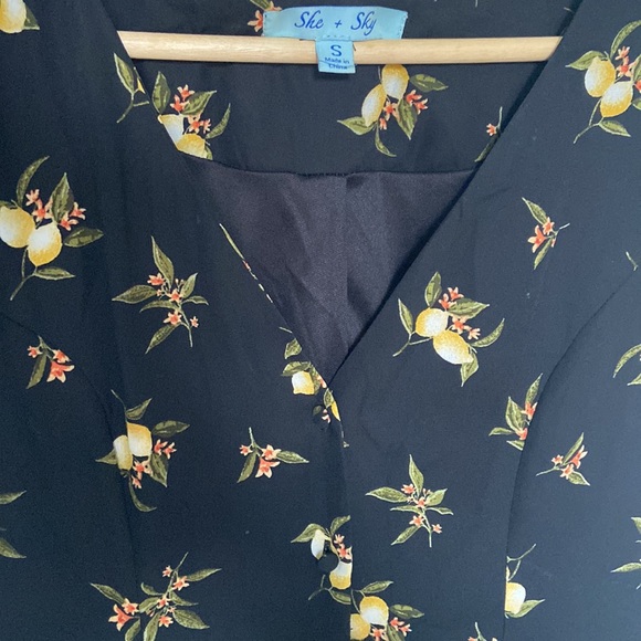 Black cocktail dress with cute lemon print - Picture 4 of 4